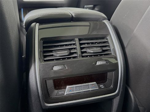 Used 2023 BMW X7 xDrive40i image 40