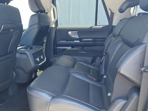 Used 2025 Ford Expedition Max Platinum AWD/4WD image 17