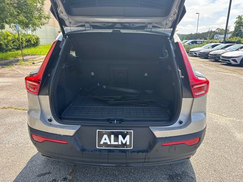 Used 2024 Volvo XC40 B5 Ultimate w/ Protection Package Premier AWD/4WD image 18