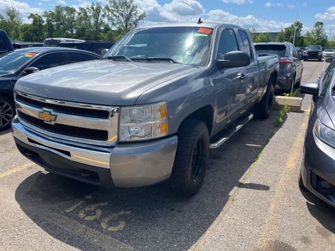 Used 2009 Chevrolet Silverado 1500 LT w/ Power Pack Plus AWD/4WD image 2
