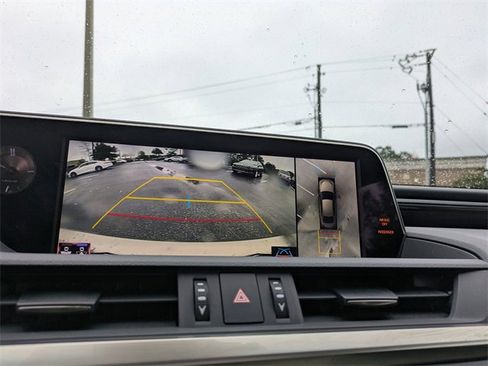 Used 2019 Lexus ES 350 Ultra Luxury image 21