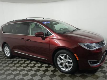 Used 2017 Chrysler Pacifica Touring-L w/ Tire & Wheel Group