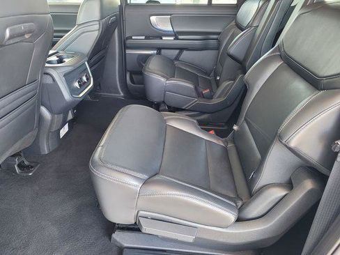 Used 2025 Ford Expedition Max Platinum AWD/4WD image 15
