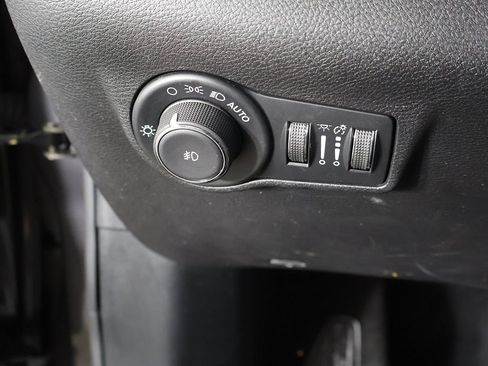 Used 2024 Jeep Compass Latitude AWD/4WD image 32