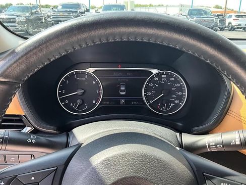 Used 2022 Nissan Sentra SV w/ SV Premium Package FWD image 17