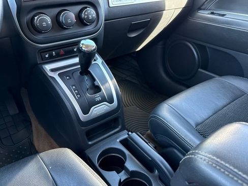 Used 2017 Jeep Compass Latitude image 13