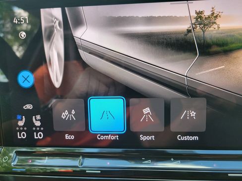 Used 2026 Volkswagen Atlas SE FWD image 25