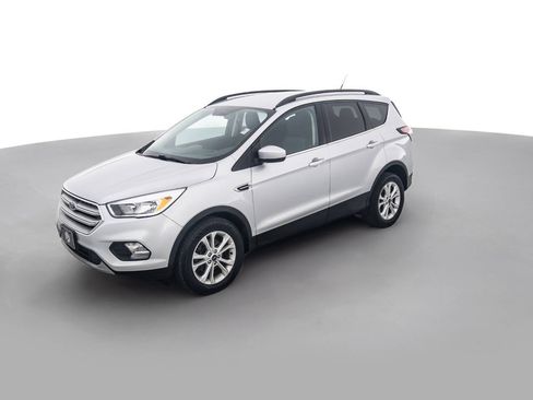 Used 2018 Ford Escape SE FWD image 9