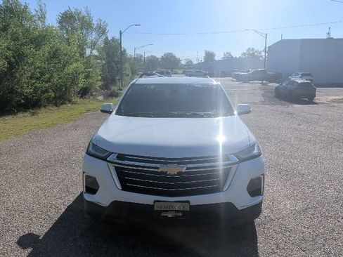 Used 2023 Chevrolet Traverse LT image 8