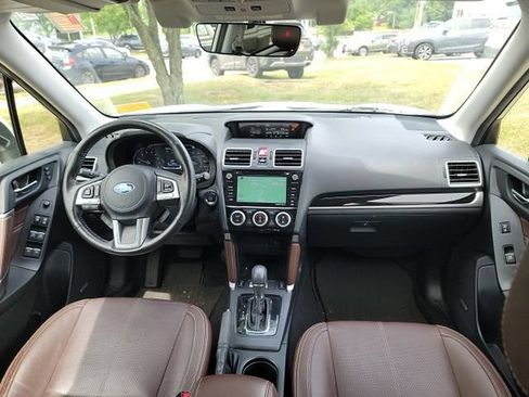 Used 2017 Subaru Forester 2.5i Touring AWD/4WD image 8