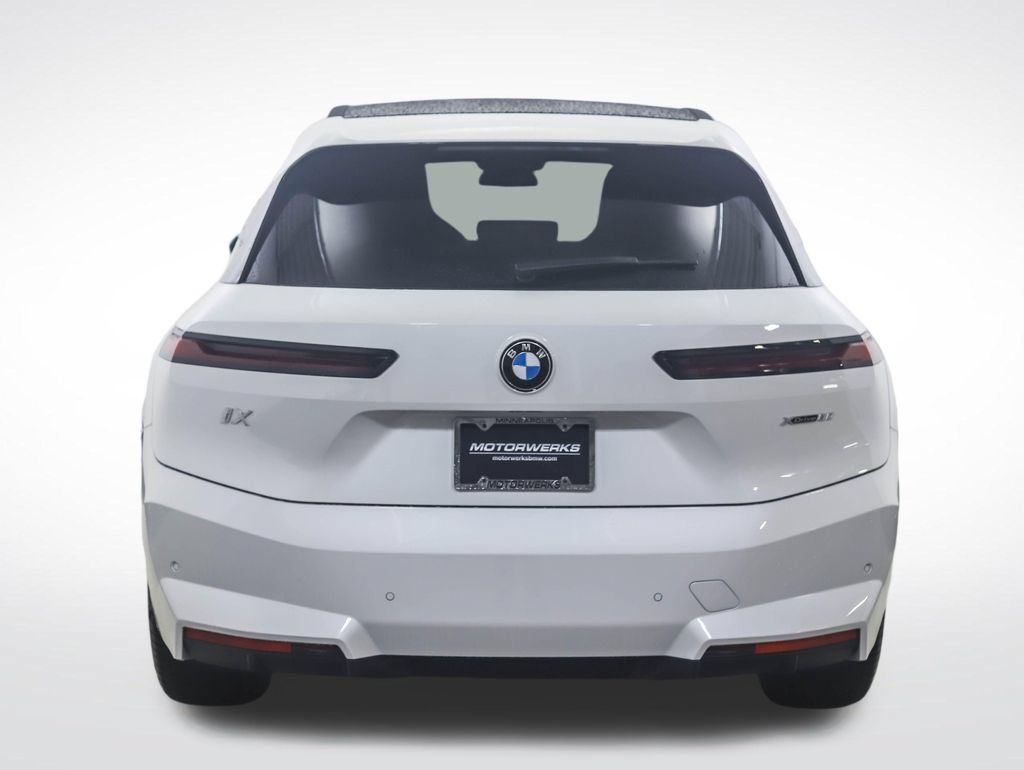 Used 2026 BMW iX xDrive60 w/ Premium Package AWD/4WD image 4