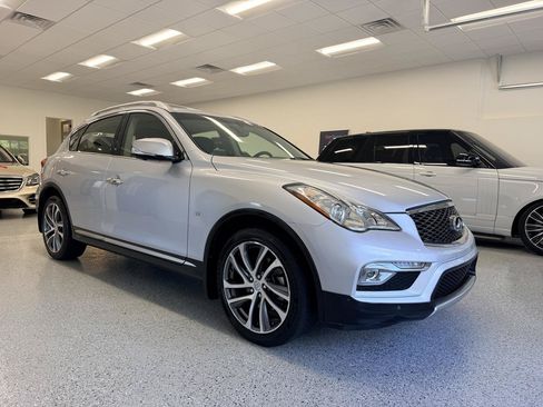 Used 2017 INFINITI QX50 2WD w/ Premium Plus Package image 9