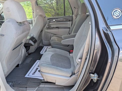 Used 2017 Buick Enclave Convenience FWD image 4
