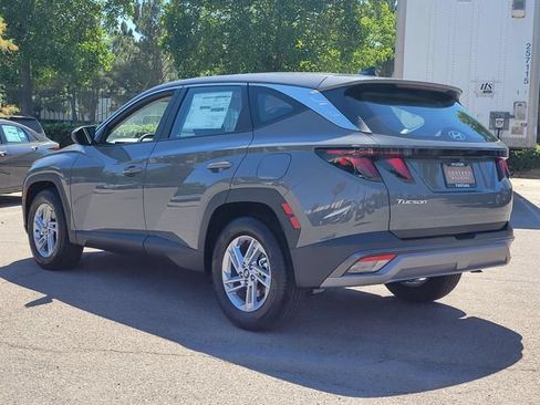 New 2026 Hyundai Tucson SE FWD image 3