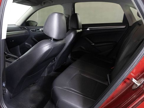 Used 2018 Volkswagen Passat 2.0T SE w/ SE Lighting Package image 35