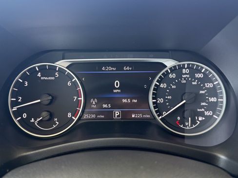 Used 2025 Nissan Sentra SR FWD image 16