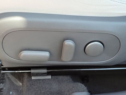 Used 2024 Hyundai Kona SEL FWD image 19