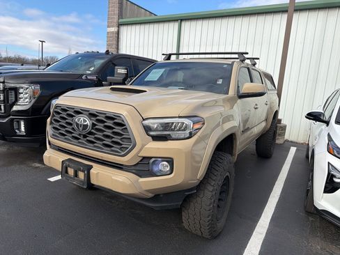 Used 2020 Toyota Tacoma TRD Sport image 8