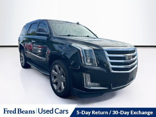 Used 2017 Cadillac Escalade Luxury AWD/4WD image 1