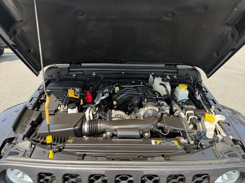 Used 2022 Jeep Gladiator Sport AWD/4WD image 17