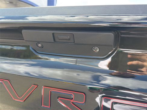 Used 2021 Chevrolet Silverado 1500 LT Trail Boss AWD/4WD image 36