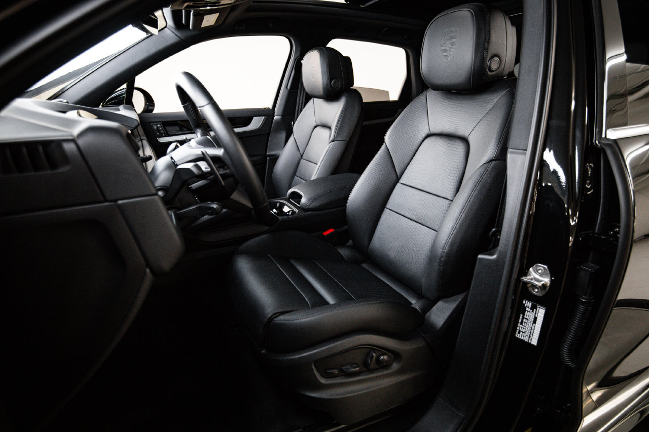 Certified 2026 Porsche Cayenne S AWD/4WD image 5