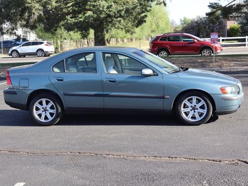 Used 2004 Volvo S60 2.5T AWD/4WD image 3