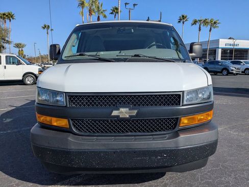 Used 2022 Chevrolet Express 2500 w/ Driver Convenience Package image 9