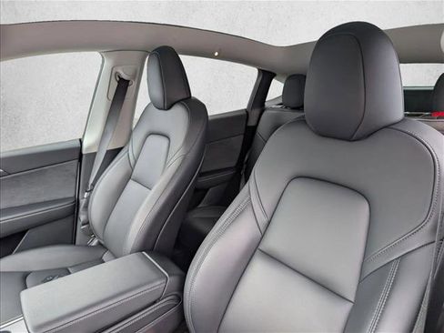 Used 2023 Tesla Model Y Long Range image 16