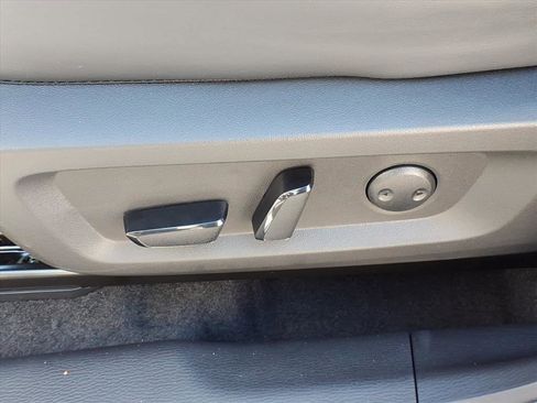 New 2026 Mitsubishi Outlander SE image 13