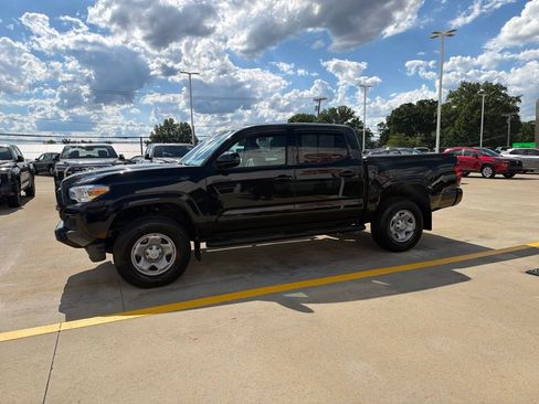 Used 2020 Toyota Tacoma SR AWD/4WD image 4