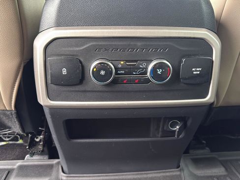 Used 2023 Ford Expedition Limited image 45