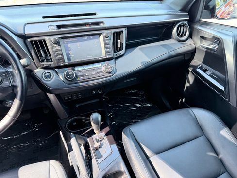 Used 2016 Toyota RAV4 SE FWD image 11