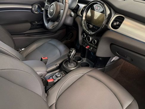 Used 2024 MINI Cooper 2-Door Hardtop FWD image 32