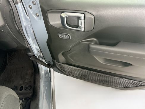 Used 2025 Jeep Wrangler Willys image 30