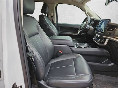 Used 2024 Ford Expedition XLT AWD/4WD image 19