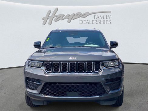 Used 2025 Jeep Grand Cherokee Laredo w/ MOPAR Finishing Package RWD image 10