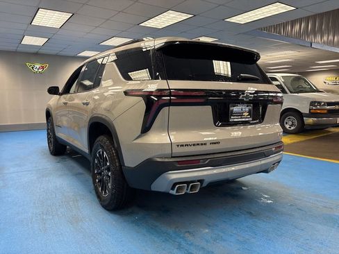 New 2026 Chevrolet Traverse Z71 w/ LPO, Floor Liner Package image 10