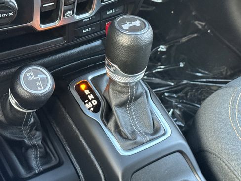 Used 2024 Jeep Wrangler Sport S image 34