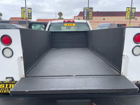 Used 2015 Chevrolet Silverado 3500 W/T image 9