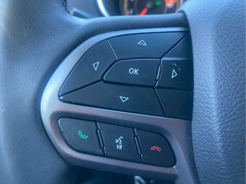 Used 2020 Jeep Cherokee Latitude Plus image 25