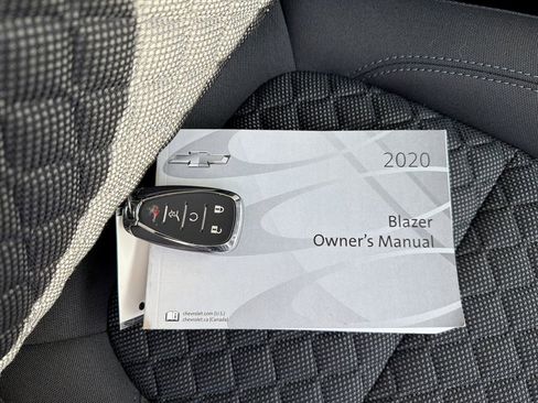 Used 2020 Chevrolet Blazer LT image 38