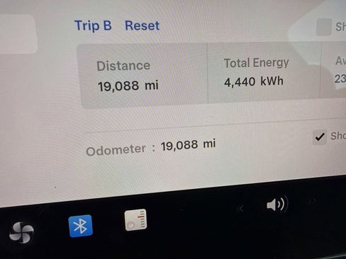 Used 2024 Tesla Model Y Long Range RWD image 30