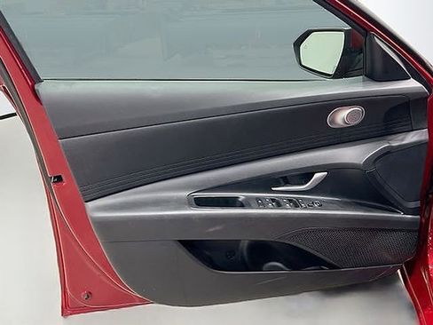 Used 2024 Hyundai Elantra SEL image 16