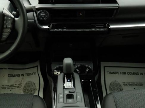 Used 2024 Toyota Prius LE FWD image 32