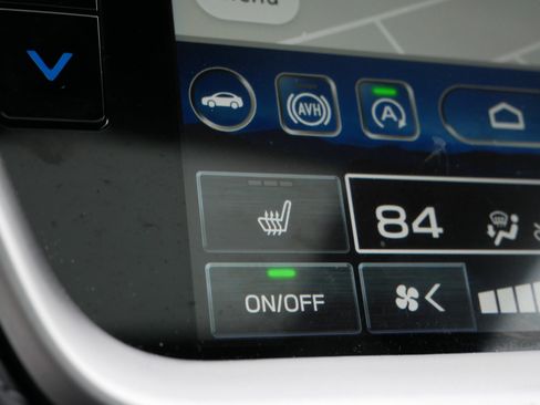 Certified 2025 Subaru Outback Limited image 32