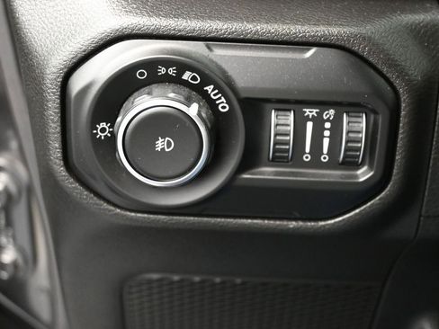 Used 2021 Jeep Wrangler Sport S image 13