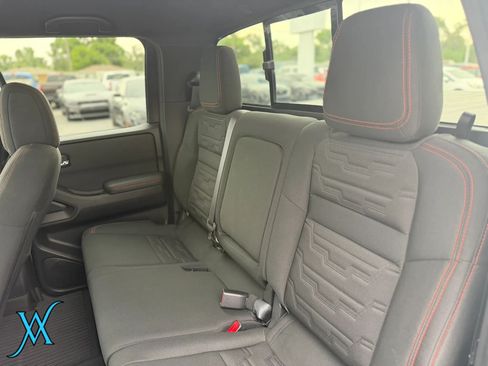 Used 2023 Nissan Frontier PRO-4X w/ Pro Convenience Package AWD/4WD image 17