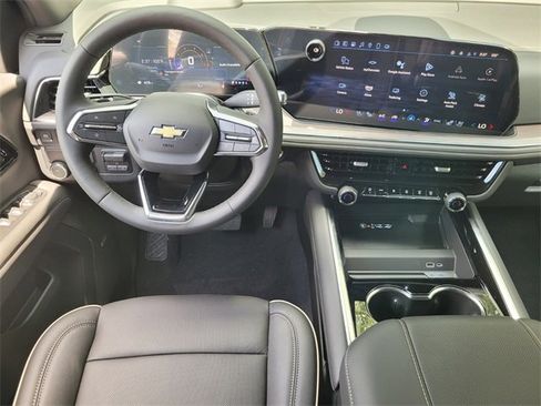 New 2025 Chevrolet Suburban Premier w/ Sun And Tow Package image 13