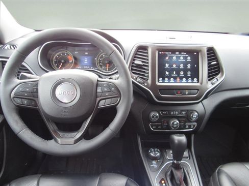 Used 2022 Jeep Cherokee Trailhawk w/ Premium Leather Package image 5